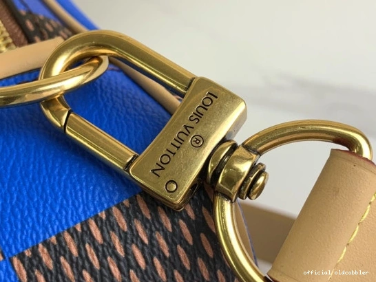 Official oldcobbler Chess Messenger-24*24*8CM LOUIS VUITTON 0820